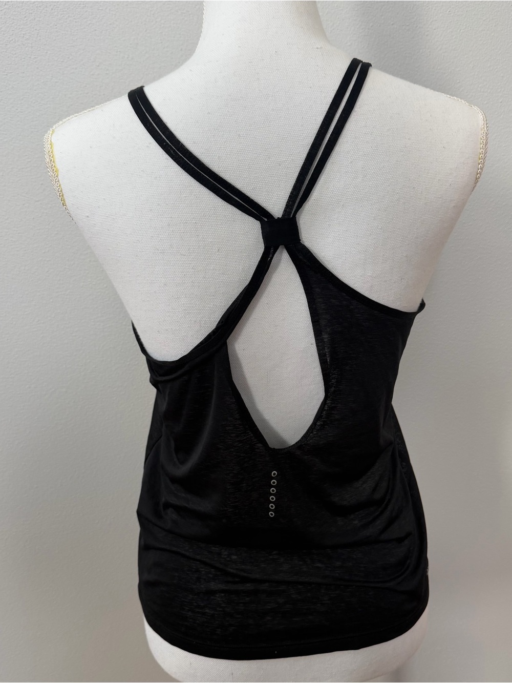 Nike Dri-Fit Performance Tank. - Picture 4 of 8